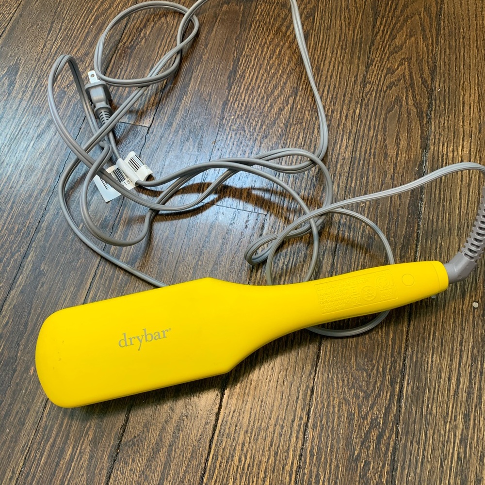 Drybar brush crush